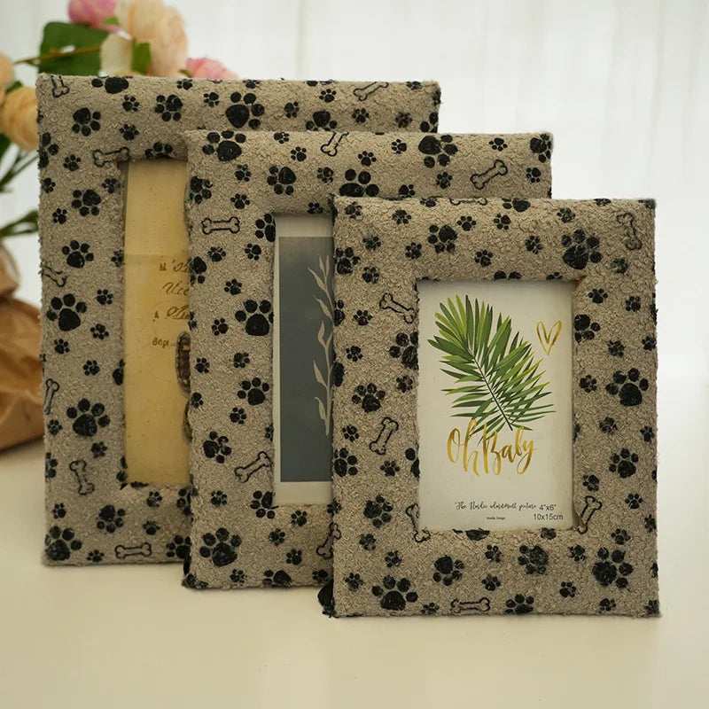 Plush photo frame. Plush plush photo frame. Square hollow tufted stamp embroidered picture frame.6.7.8 "desktop picture frame.