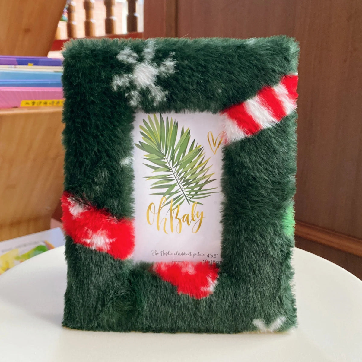 Plush photo frame. Plush plush photo frame. Square hollow tufted stamp embroidered picture frame.6.7.8 "desktop picture frame.