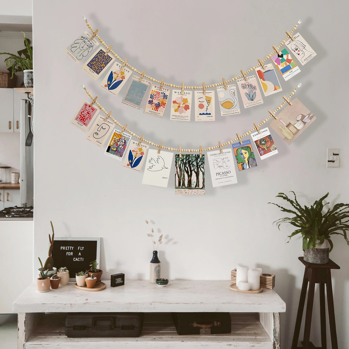 Guirnalda de Cuentas para Fotos – "Mural de Recuerdos de Hi'ilawe" 📸🖼️🪵