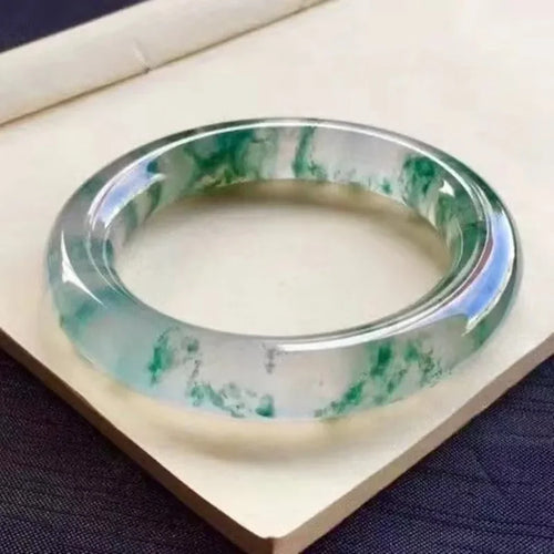 Brazalete de Jade Verde Helado – "Aguas Profundas de Hi'ilawe" 🏞️🩵🍃