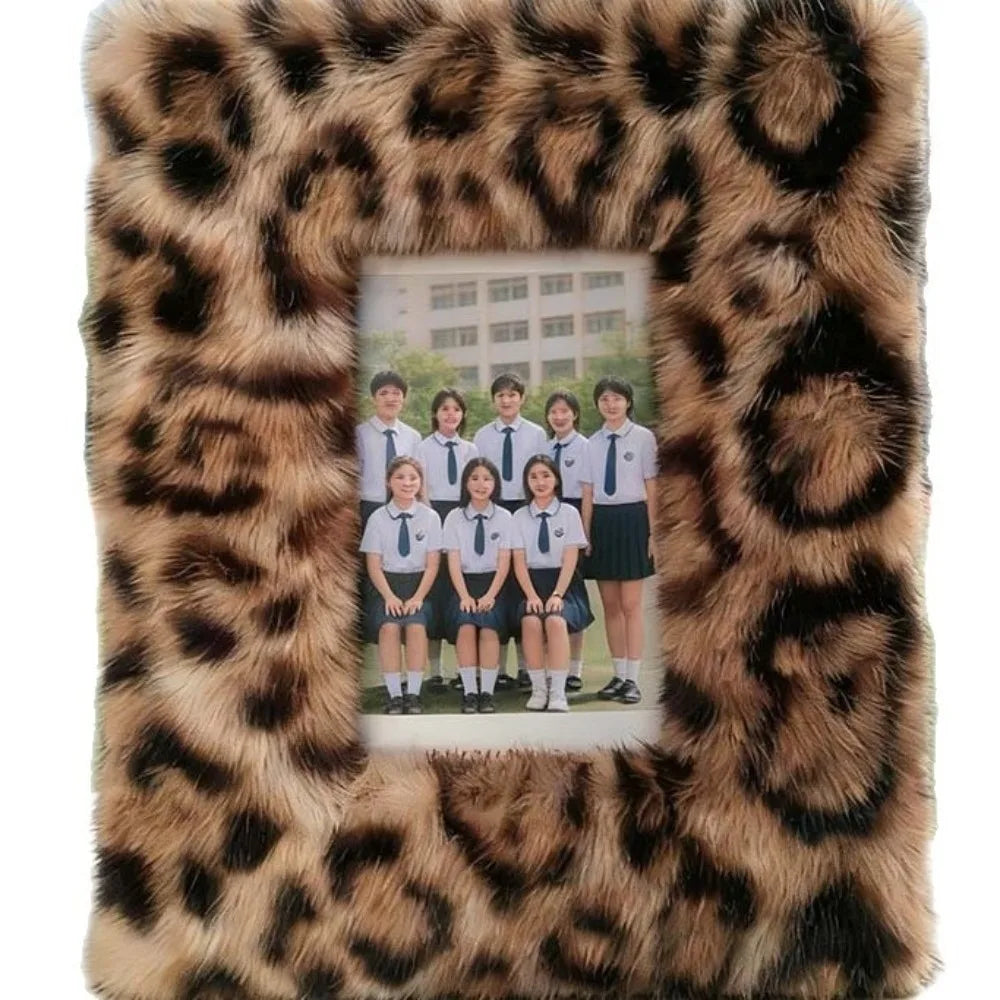 Marco de Fotos de Peluche – "Recuerdos Esponjosos de Hi'ilawe" 🖼️🧸🐆  6/7/8 Inch